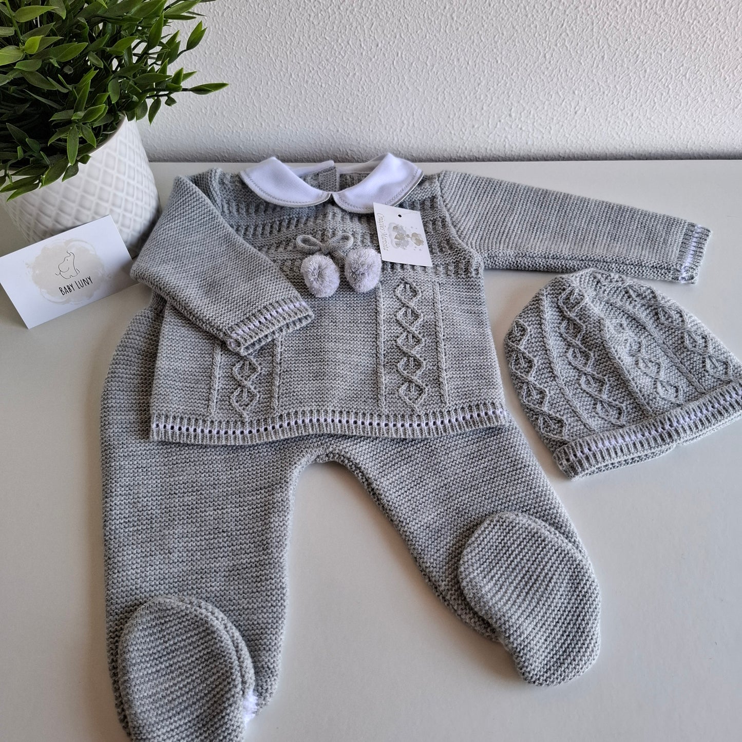 Conjunto Camisola, Calça e Gorro