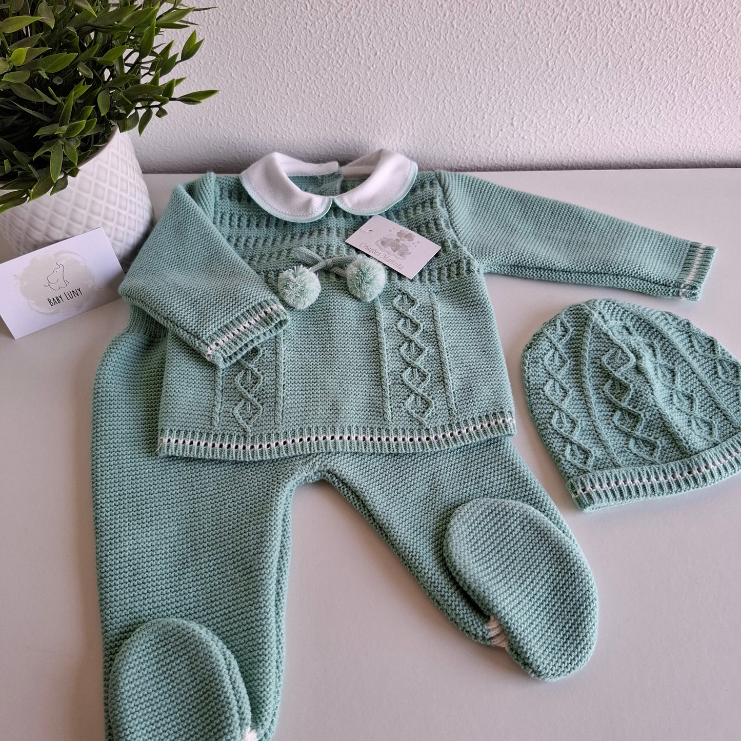 Conjunto Camisola, Calça e Gorro