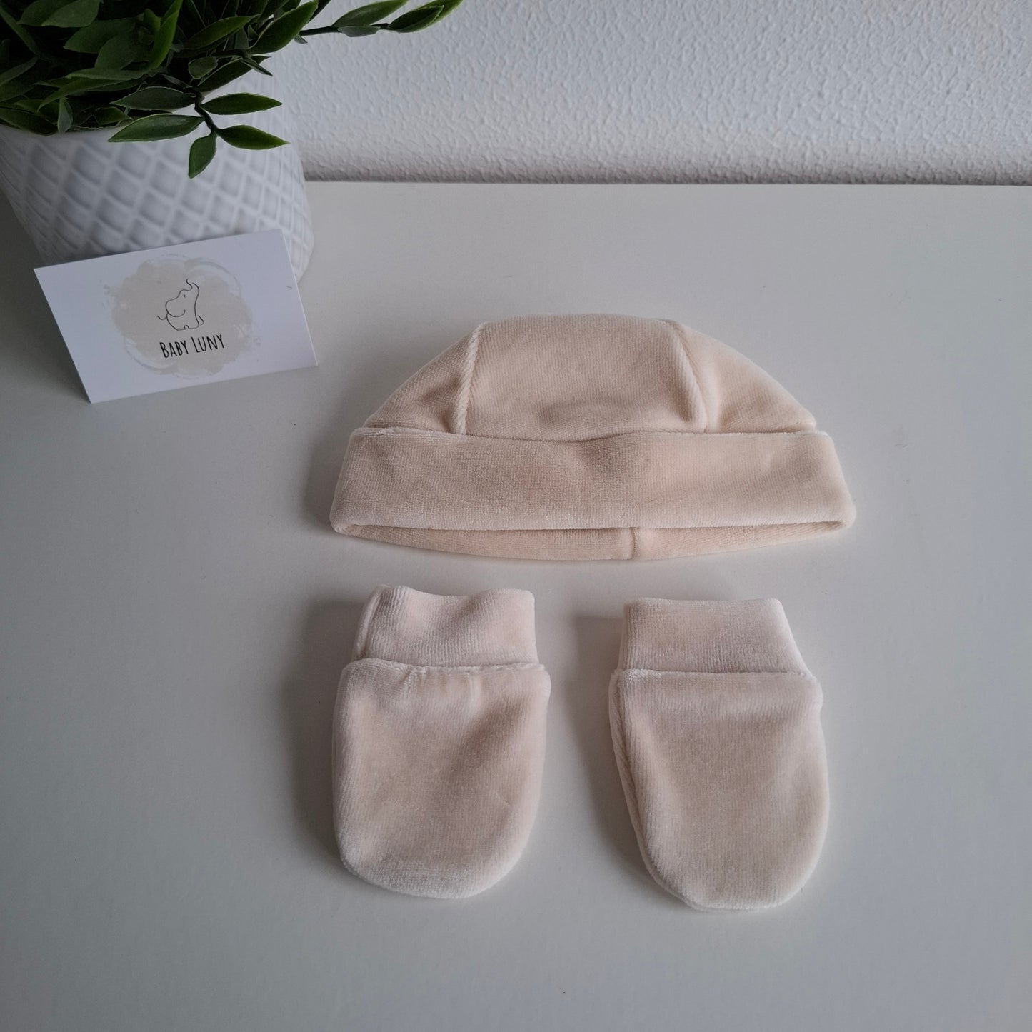 Conjunto Gorro e Luvas em Veludo