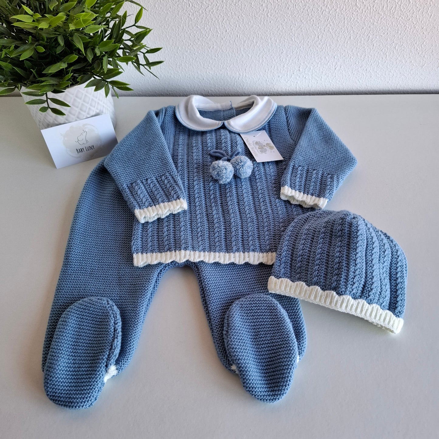 Conjunto Camisola, Calça e Gorro