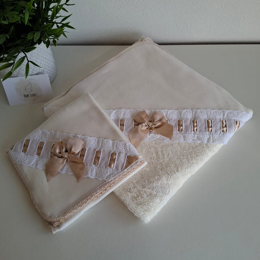 Conjunto Toalha e Fralda Bordado Inglês